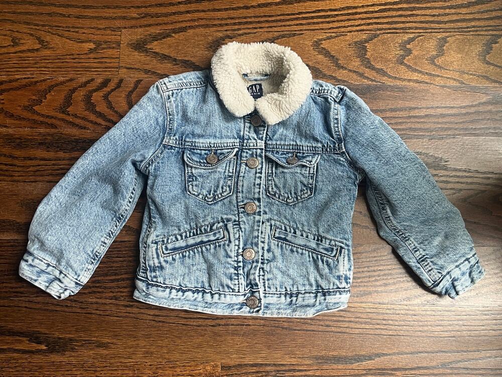 Gap kids denim jacket sherpa lined collar Sz. XS blue